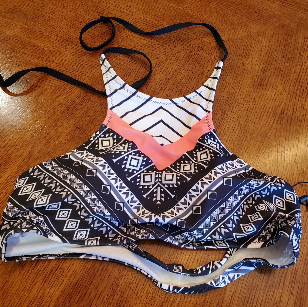 Womens Cupshe bikini top